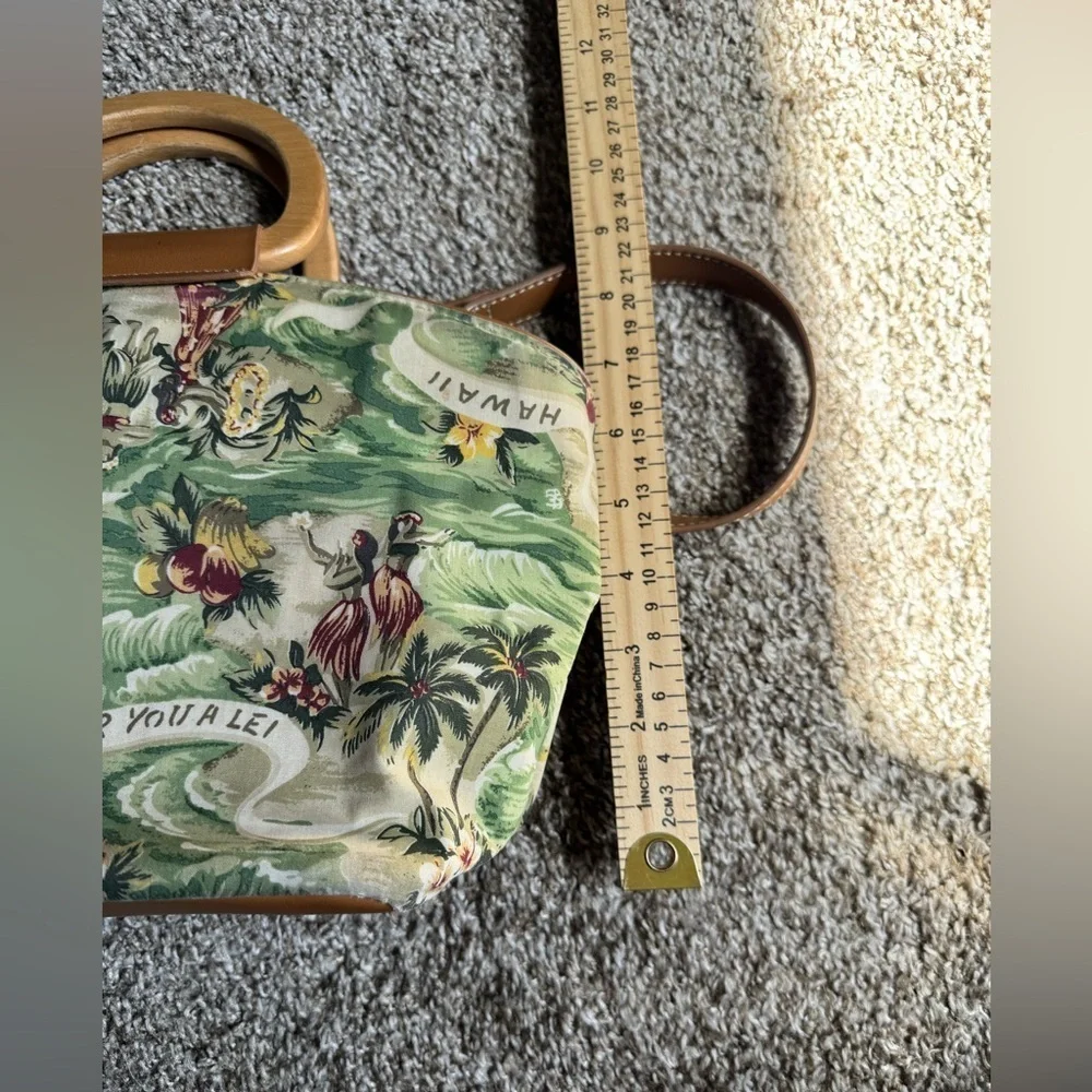 Relic Brand Wooden Handled cross body hawaiian style Handbag - Picture 11 of 11